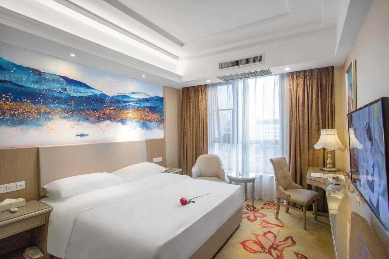 Vienna Hotel Nanyang People Road Exterior foto