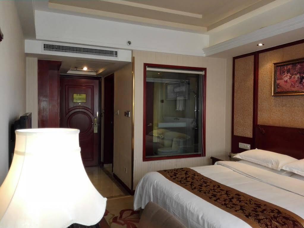Vienna Hotel Nanyang People Road Exterior foto
